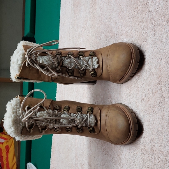 Nine West lace up boots size 81/2 med - Picture 5 of 16